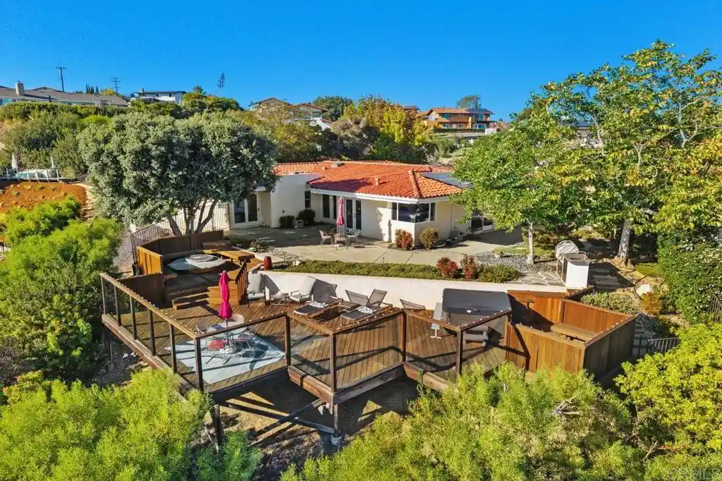 Photo 1 of Sale Pending at 5324 Calle Vista, San Diego, CA 92109 | MLS# NDP2609387 | Listing updated on 2026-10-15