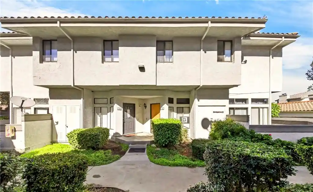 Condo for sale at 25 Willowcrest, Pomona, CA 91766 | MLS# PW26219001