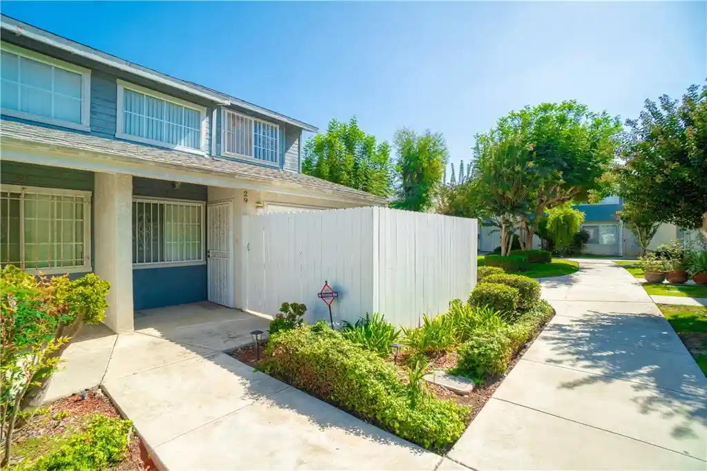 Listing Photo 1 - Condo for sale in 810 W Compton located at 810 W Compton, Compton, CA 90220 - Unit #29