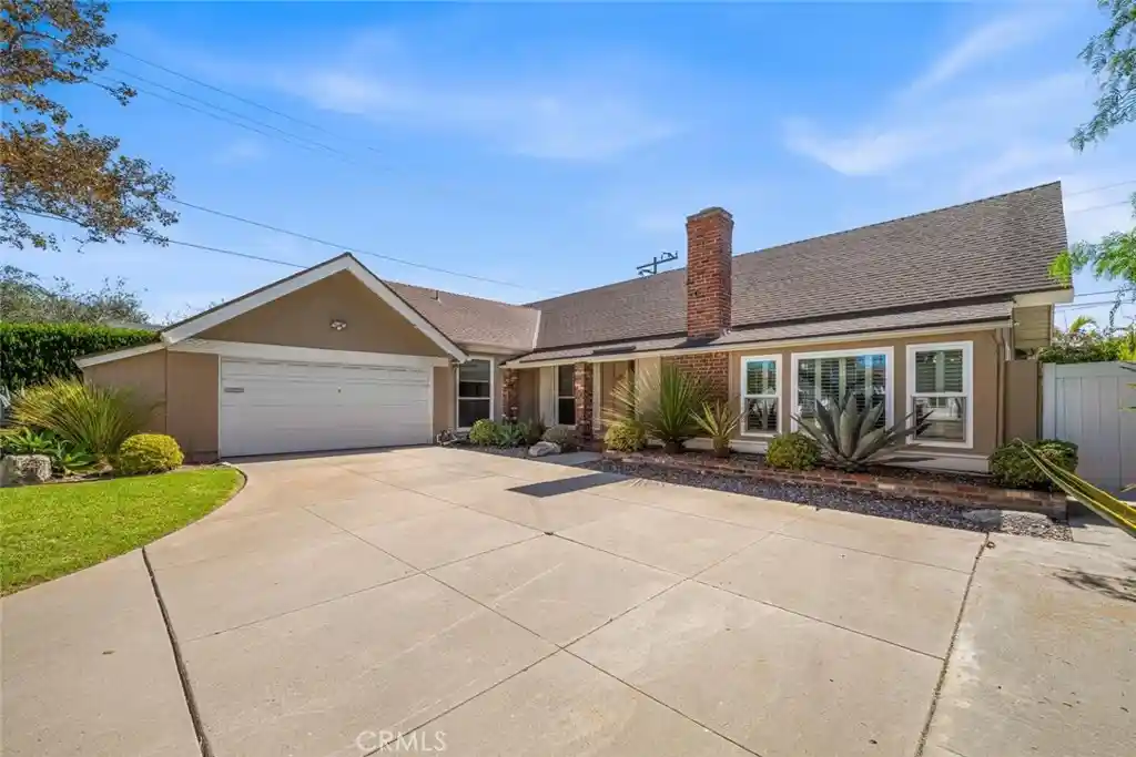 Photo 1 of Sale Pending at 3082 Brimhall Dr, Los Alamitos, CA 90720 | MLS# PW26218595 | Listing updated on 2026-10-28
