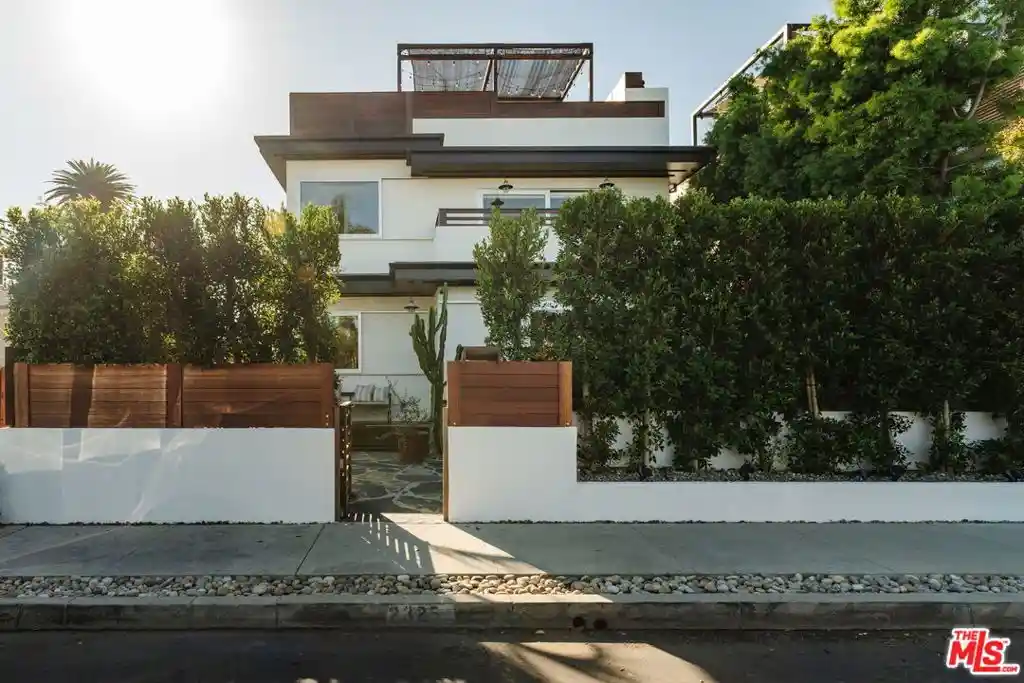 Photo 1 of Single family home for sale at 2325 Mckinley Ave, Venice, CA 90291 | MLS# 26988837 | Listing updated on 2026-10-22
