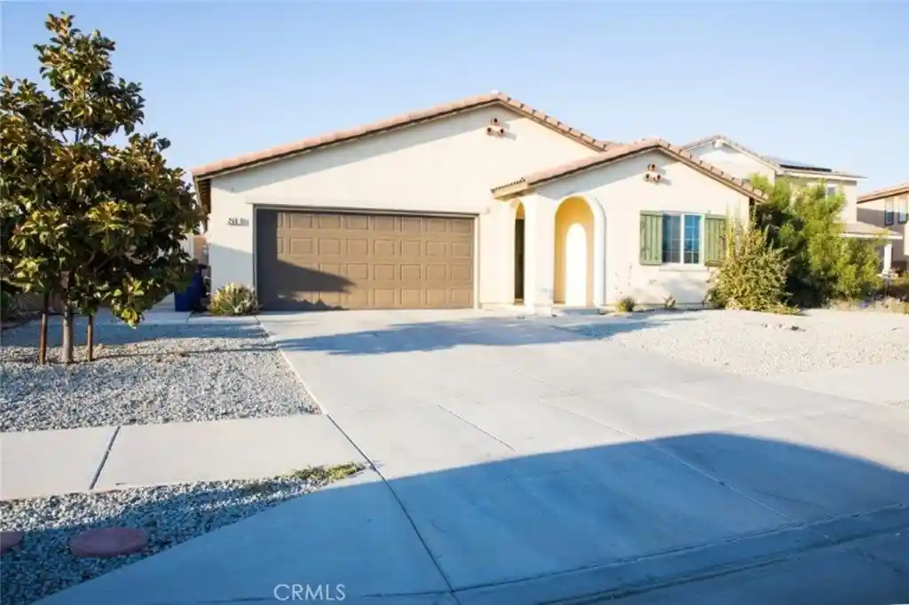 Photo 1 of Single family home for sale at 260 Brittania Rd, Hemet, CA 92543 | MLS# CV26220031 | Listing updated on 2026-10-23