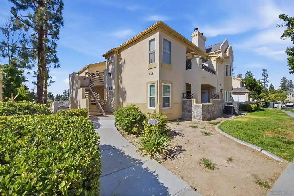 Condo for sale at 2055 Lakeridge #301, Chula Vista, CA 91913 | MLS# 260024583SD