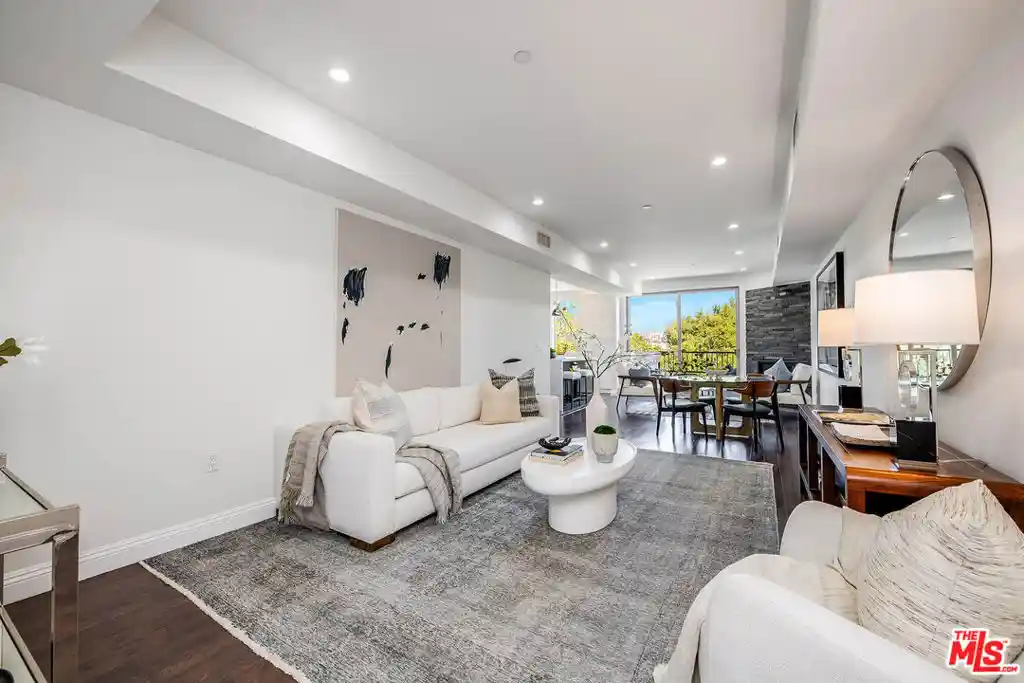 Condo for sale at 11218 Camarillo St #406, North Hollywood, CA 91602 | MLS# 26998795