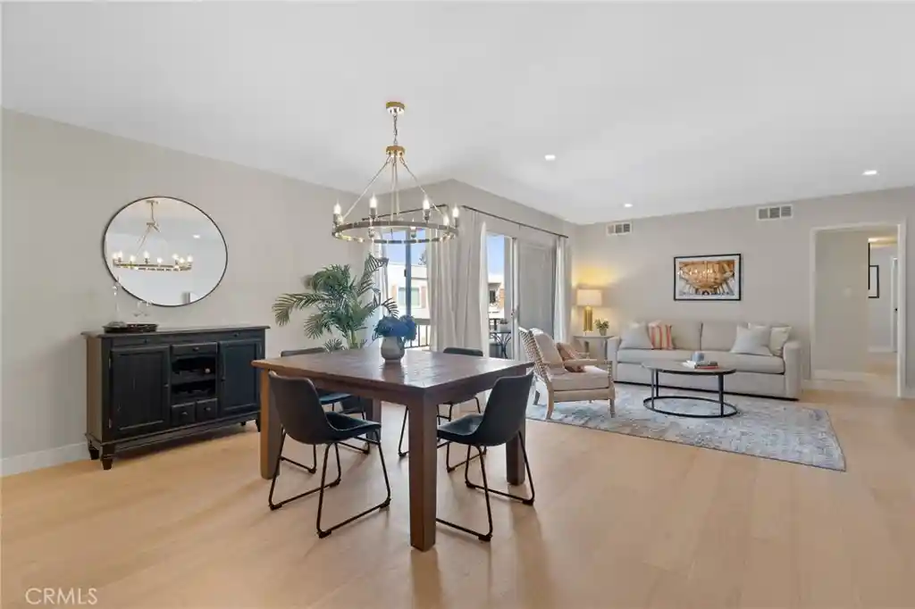 Condo for sale at 10707 Camarillo St #314, Toluca Lake, CA 91602 | MLS# GD26220060