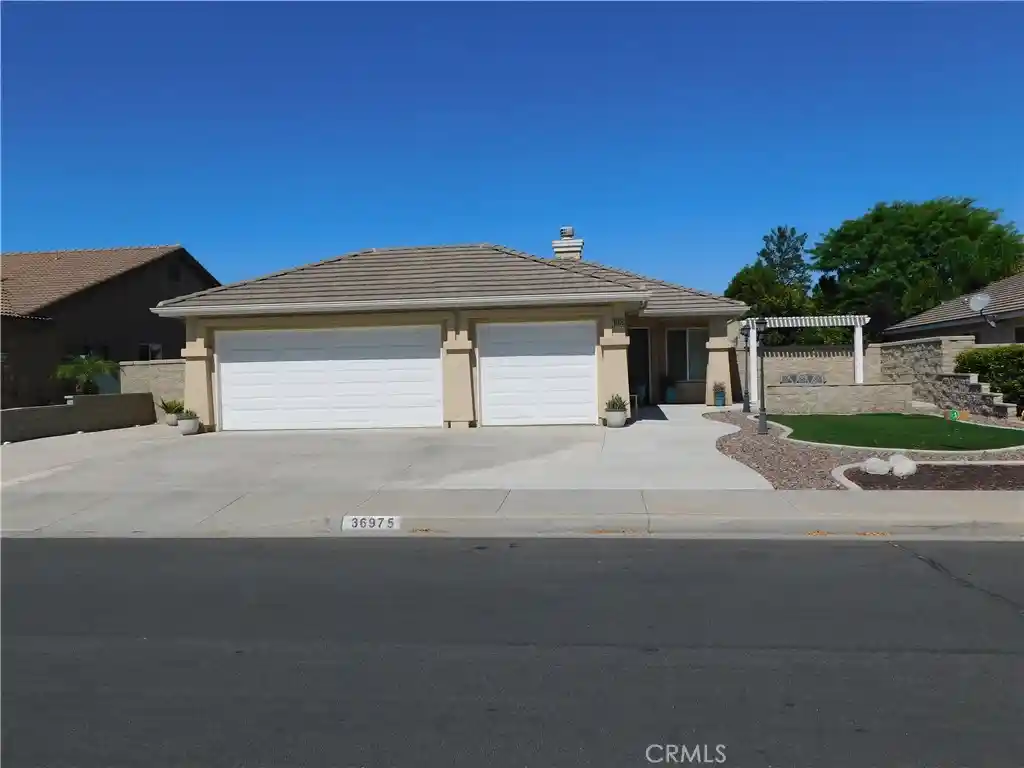 Photo 1 of Single family home for sale at 36975 Red Oak, Winchester, CA 92596 | MLS# SW26220130 | Listing updated on 2026-10-10