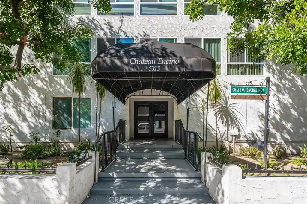 Condo for sale at 5315 Zelzah Ave #16, Encino, CA 91316 | MLS# SR26218259 | Listing updated on 2026-10-30