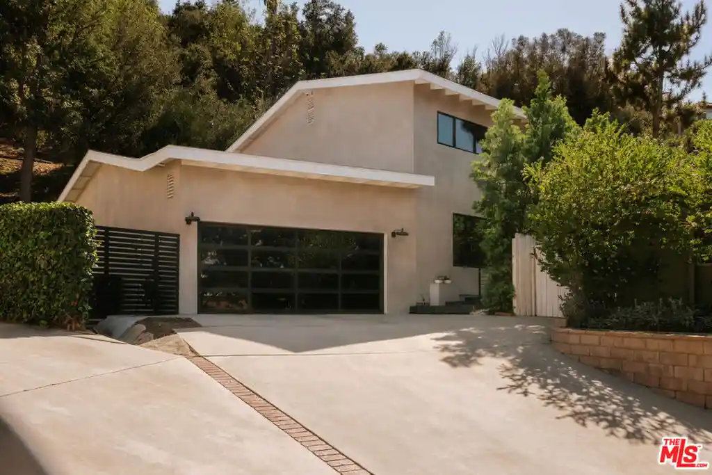 Single family home for sale at 3420 Castlewoods Pl, Sherman Oaks, CA 91403 | MLS# 26997285