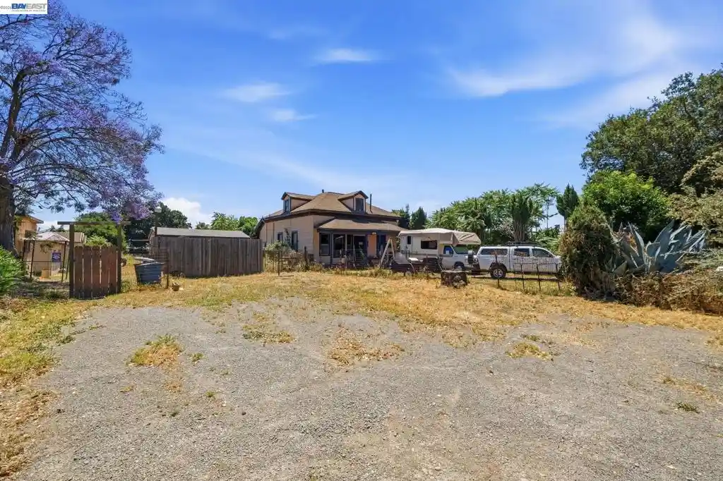 Photo 1 of Sale Pending at 559 Old Cyn Rd, Fremont, CA 94536 | MLS# 41150838 | Listing updated on 2026-10-24