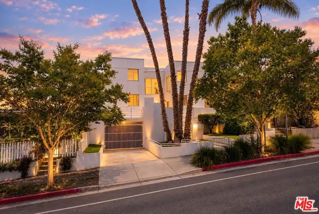 Condo for sale at 1823 20th Street #103, Santa Monica, CA 90404 | MLS# 26999099
