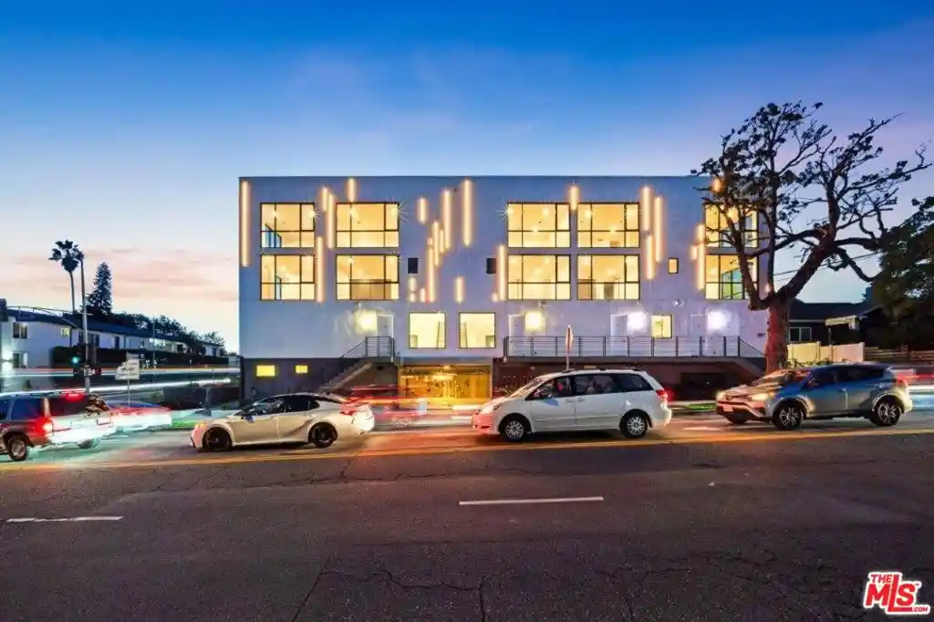 Photo 1 of Multi family home for sale at 307 N Wilton Pl, Los Angeles, CA 90004 | MLS# 26998647 | Listing updated on 2026-10-16