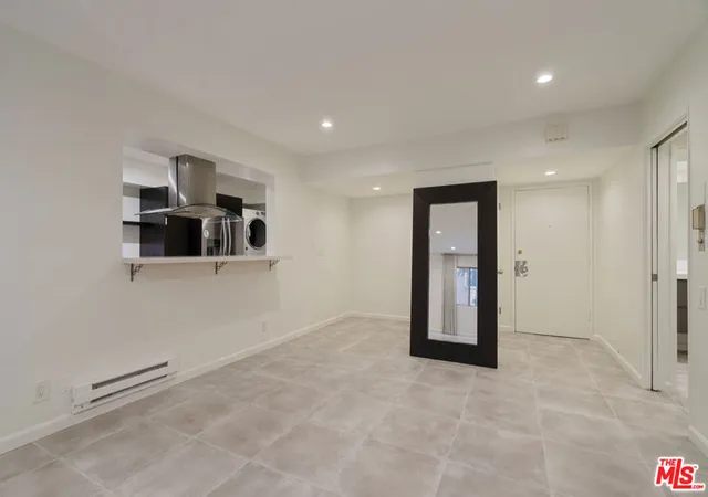 Listing Photo 5 - Condo for sale in building located at 1025 N Kings Rd, West Hollywood, CA 90069 - Unit #119
