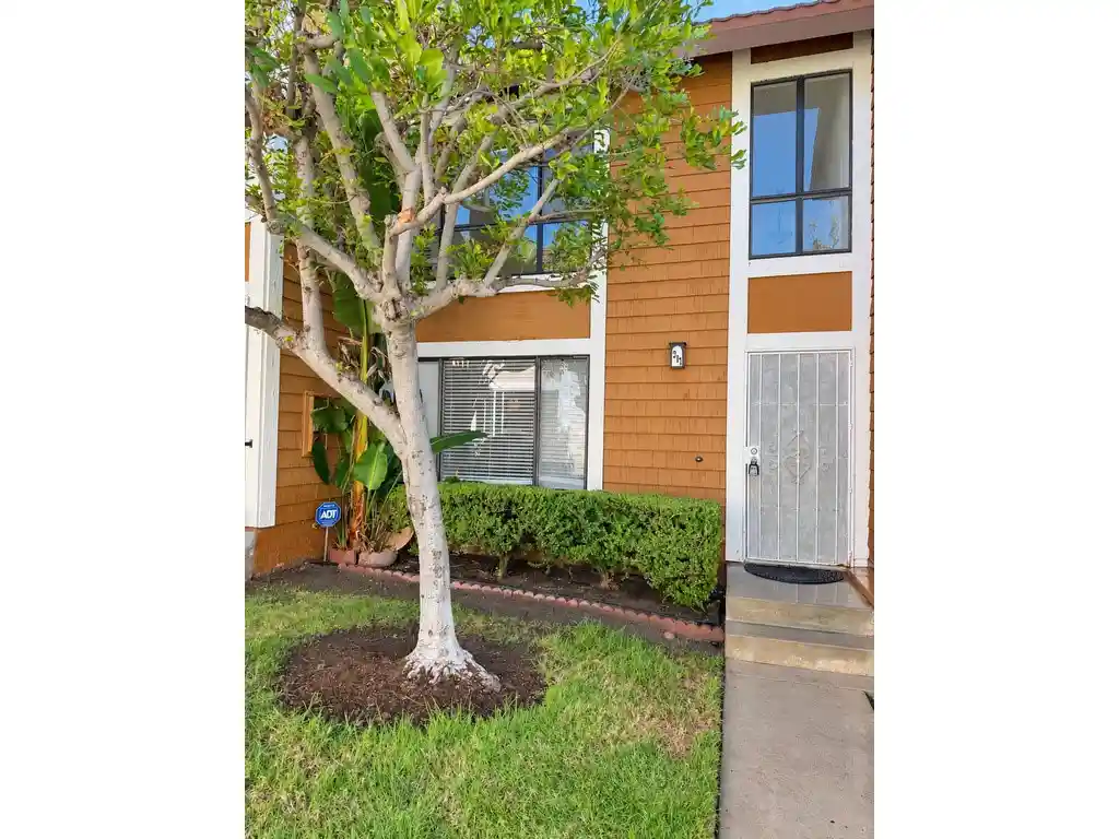 Photo 1 of Condo for sale at 25885 Trabuco Rd, Lake Forest, CA 92630 | MLS# OC26220197 | Listing updated on 2026-10-18