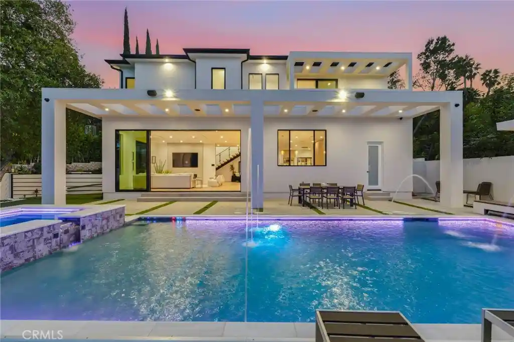 Photo 1 of Mansion for sale at 4331 Alonzo, Encino, CA 91316 | MLS# SR26220320 | Listing updated on 2026-10-30