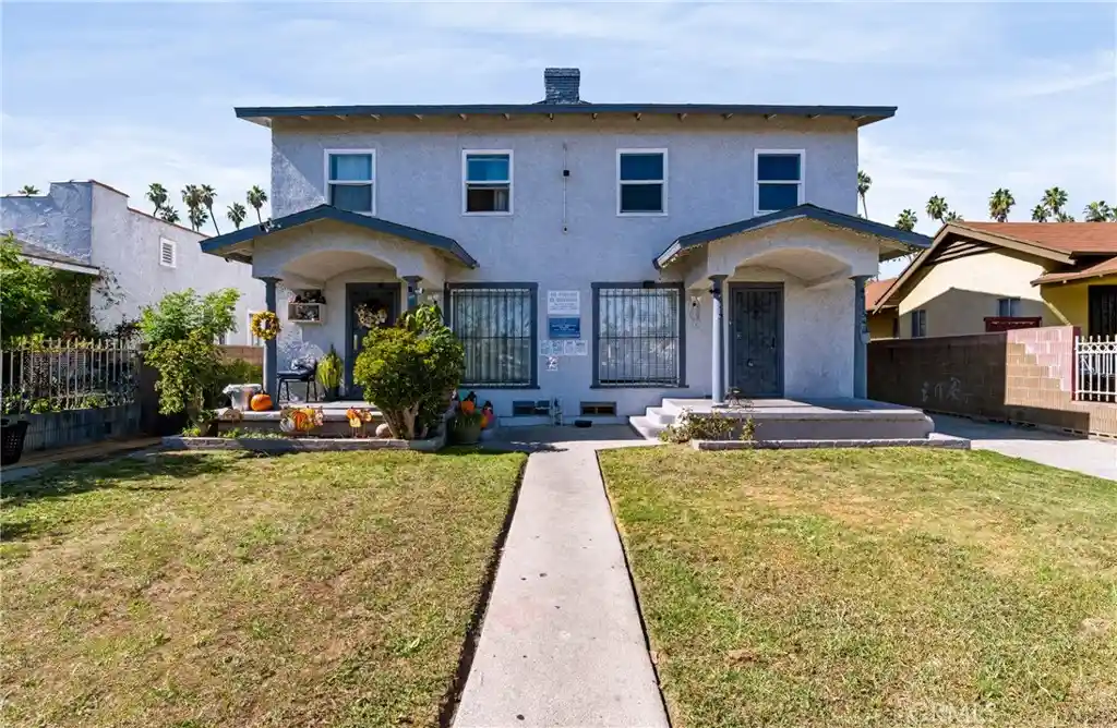 Multi family home for sale at 4915 2nd, Los Angeles, CA 90043 | MLS# DW26219256