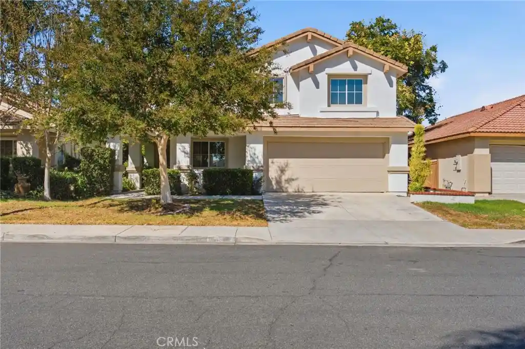 Single family home for sale at 32276 Via Arias, Temecula, CA 92592 | MLS# SW26220725
