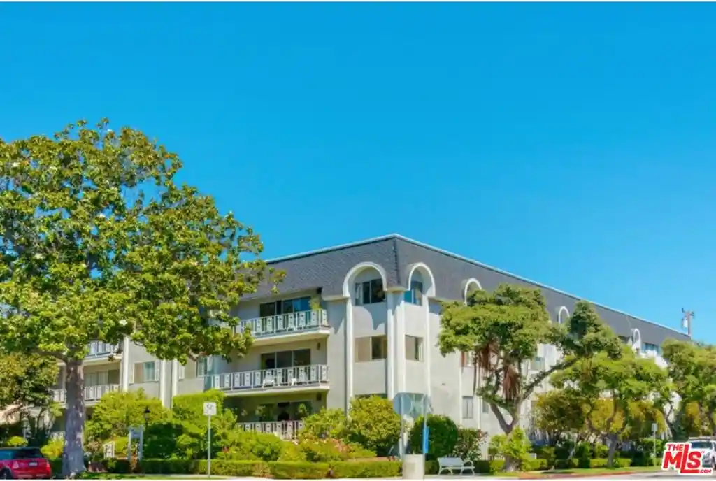 Condo for sale at 404 San Vicente Blvd #28, Santa Monica, CA 90402 | MLS# 26999591
