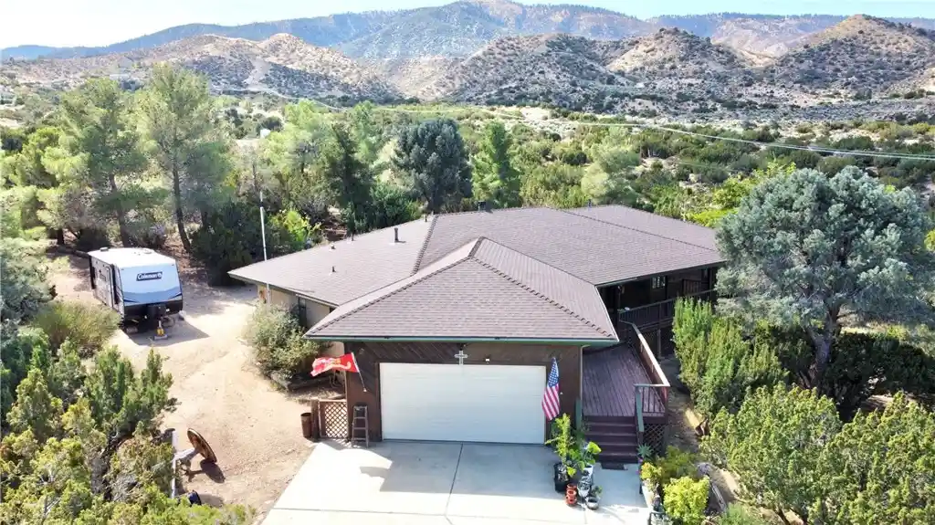Single family home for sale at 945 Nielson Rd, Pinon Hills, CA 92372 | MLS# HD26220885