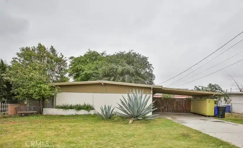 Photo 1 of Single family home for sale at 643 W Ramona Dr, Rialto, CA 92376 | MLS# PW26221002 | Listing updated on 2026-10-30