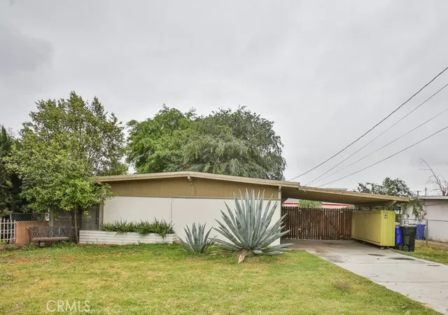 Photo 1 of Single family home for sale at 643 W Ramona Dr, Rialto, CA 92376 | MLS# PW26221002 | Listing updated on 2026-10-30