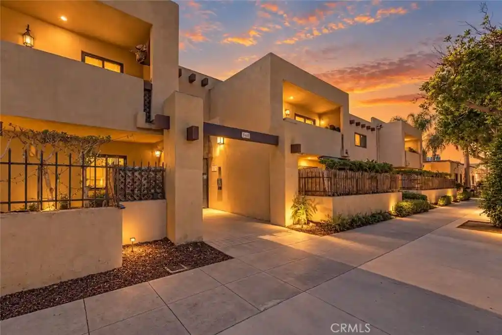 Photo 1 of Condo for sale at 940 East 3rd #21, Long Beach, CA 90802 | MLS# CV26221038 | Listing updated on 2026-10-28