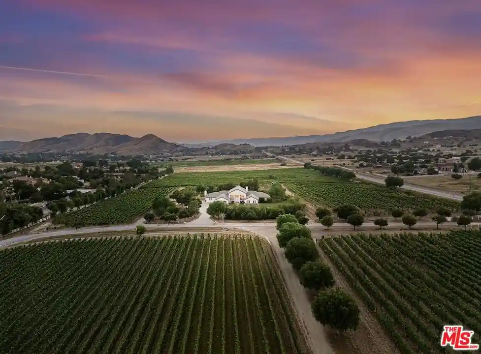 Photo 1 of Mansion for sale at 9640 Sierra Hwy, Santa Clarita, CA 91390 | MLS# 26998157 | Listing updated on 2026-10-19