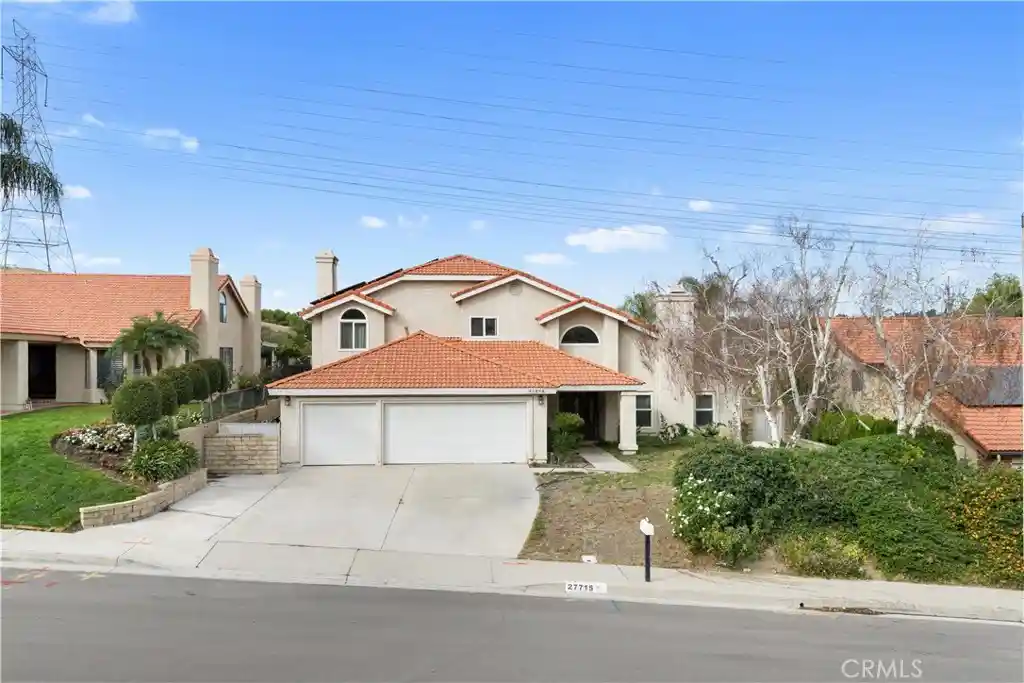 Single family home for sale at 27715 Sutters Pointe, Santa Clarita, CA 91350 | MLS# SR26221106