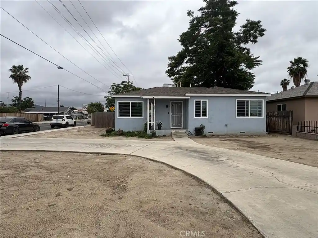 Photo 1 of Single family home for sale at 501 W Latham Ave, Hemet, CA 92543 | MLS# DW26221103 | Listing updated on 2026-10-24
