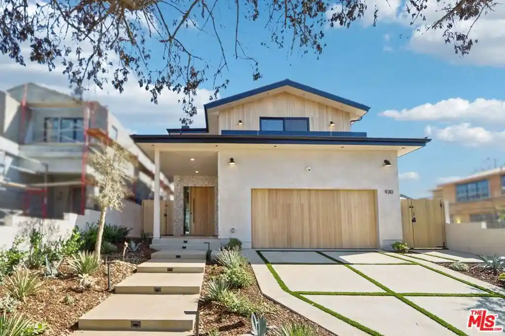 Single family home for sale at 930 Embury St, Pacific Palisades, CA 90272 | MLS# 26999839