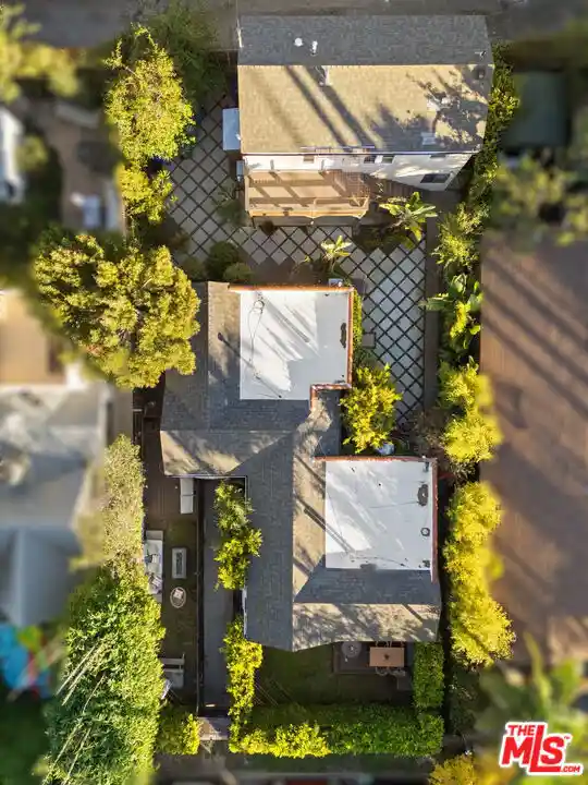 Multi family home for sale at 808 Venezia Ave, Venice, CA 90291 | MLS# 26998859