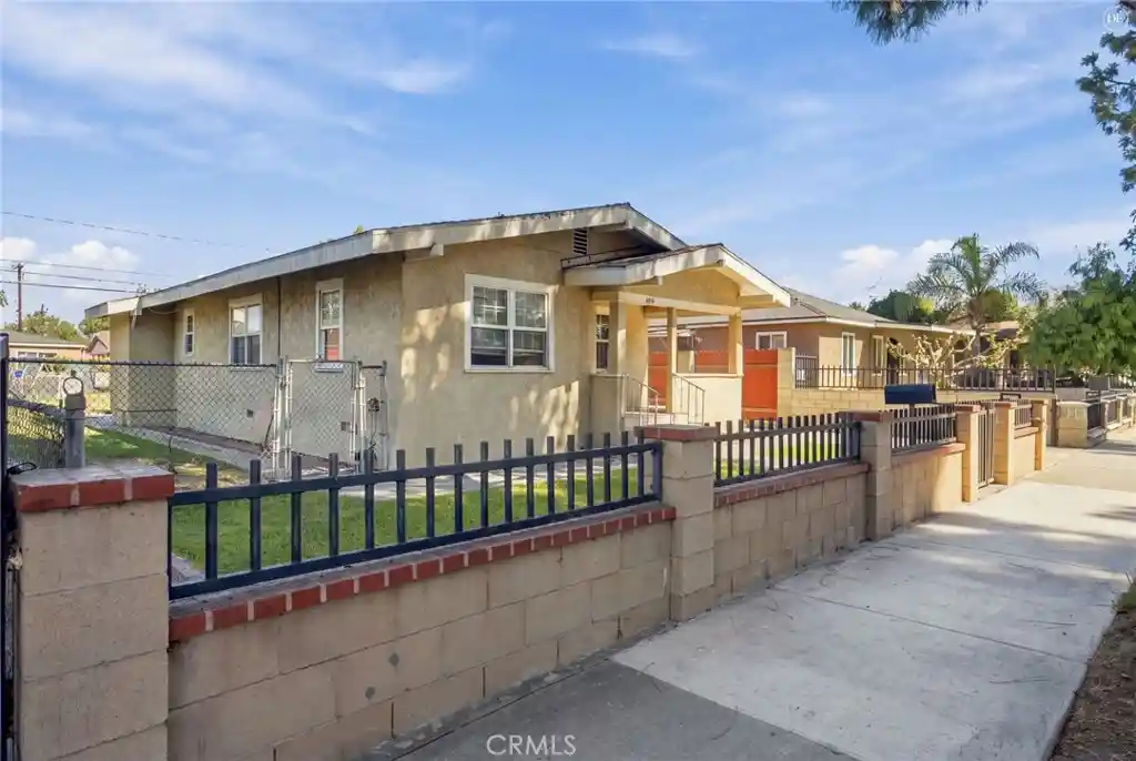 Photo 1 of Single family home for sale at 1019 W Pine St, Santa Ana, CA 92703 | MLS# IV26215293 | Listing updated on 2026-10-29