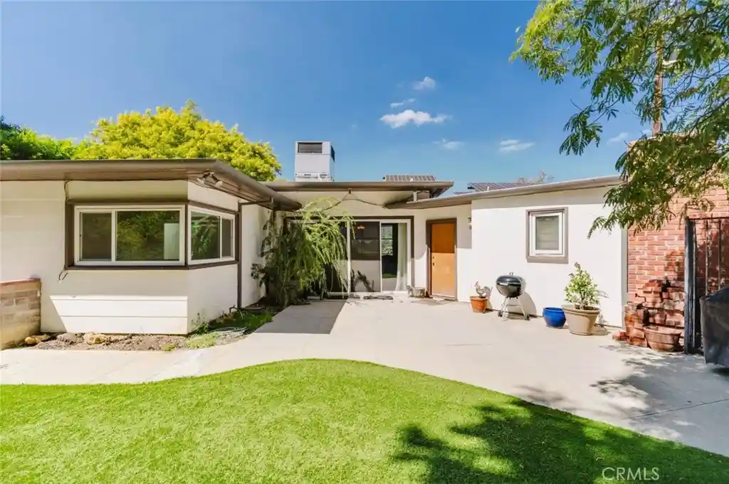 Single family home for sale at 21466 Encina Rd, Topanga, CA 90290 | MLS# SR26205040