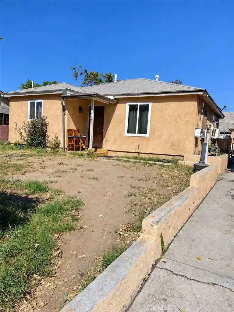 Photo 1 of Single family home for sale at 8536 Cayuga Ave, Sun Valley, CA 91352 | MLS# SR26221606 | Listing updated on 2026-10-18