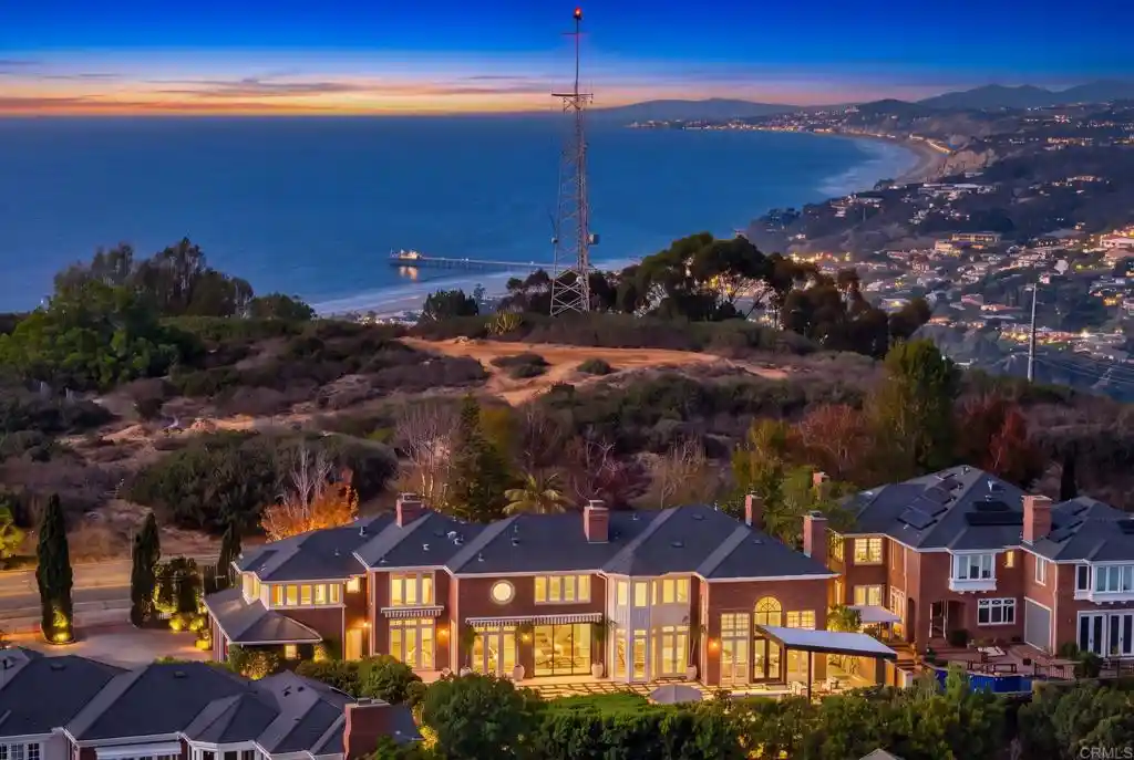 Photo 1 of Mansion for sale at 6815 La Jolla Scenic Dr, La Jolla, CA 92037 | MLS# NDP2609478 | Listing updated on 2026-10-27