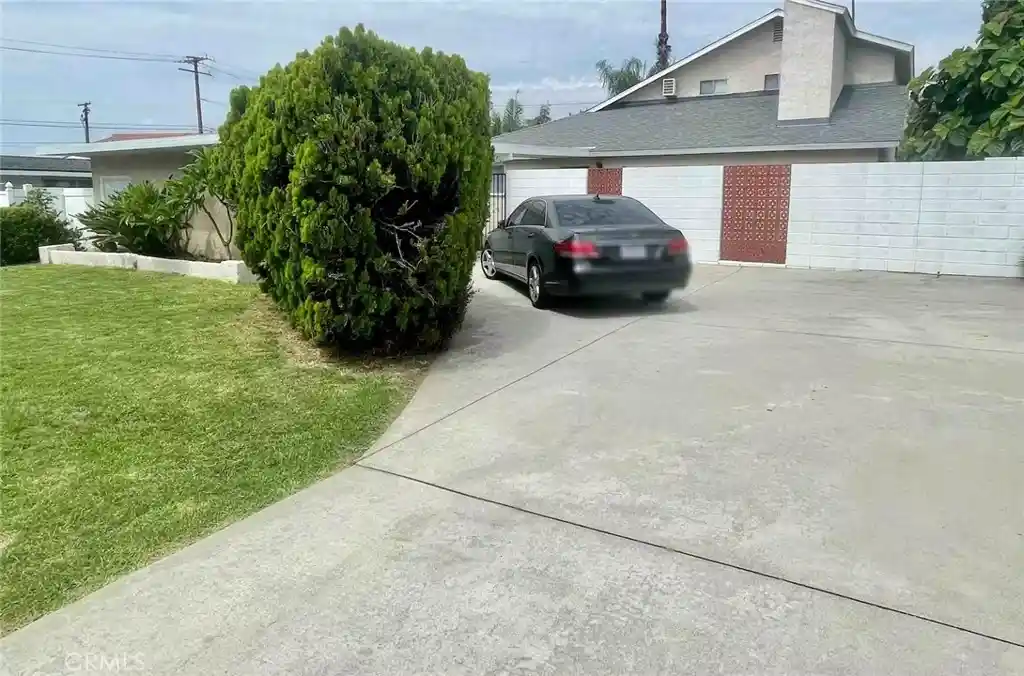 Photo 1 of Single family home for sale at 829 W Bagnall St, Glendora, CA 91740 | MLS# CV26221559 | Listing updated on 2026-10-13