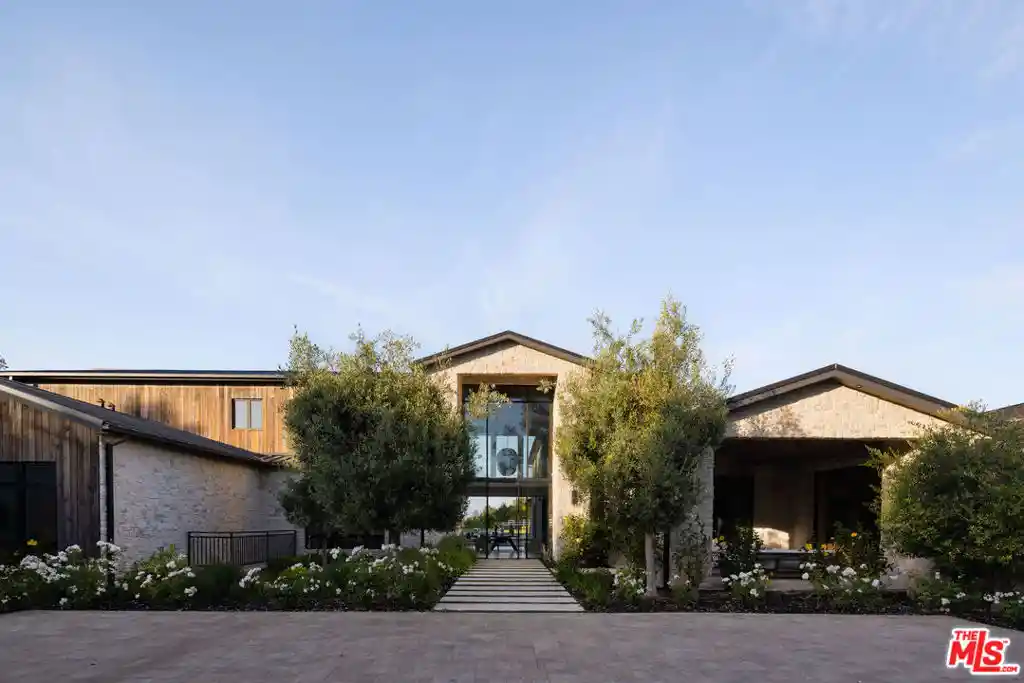 Photo 1 of Mansion for sale at 24255 Bridle Trl Rd, Hidden Hills, CA 91302 | MLS# 26848995 | Listing updated on 2026-10-20