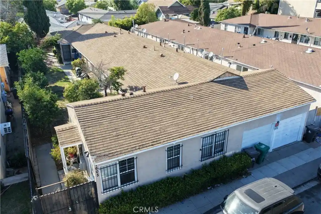 Listing Photo 1 - Condo for sale in 1605 Cherry Ave located at 1605 Cherry Ave, Long Beach, CA 90813 - Unit 1605 Cherry Ave