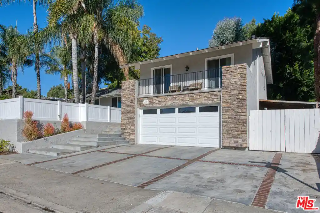 Photo 1 of Single family home for sale at 26821 Estanciero Dr, Mission Viejo, CA 92691 | MLS# 26101680 | Listing updated on 2026-10-20