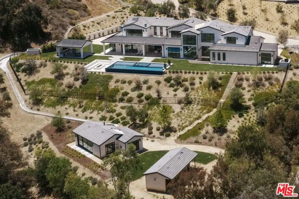 Photo 1 of Mansion for sale at 5340 Whitman Rd, Hidden Hills, CA 91302 | MLS# 26999163 | Listing updated on 2026-10-20