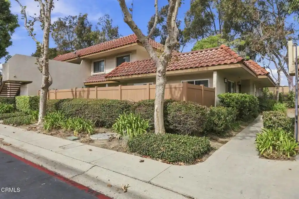 Condo for sale at 596 Melville Ln, Ventura, CA 93003 | MLS# V1-39240