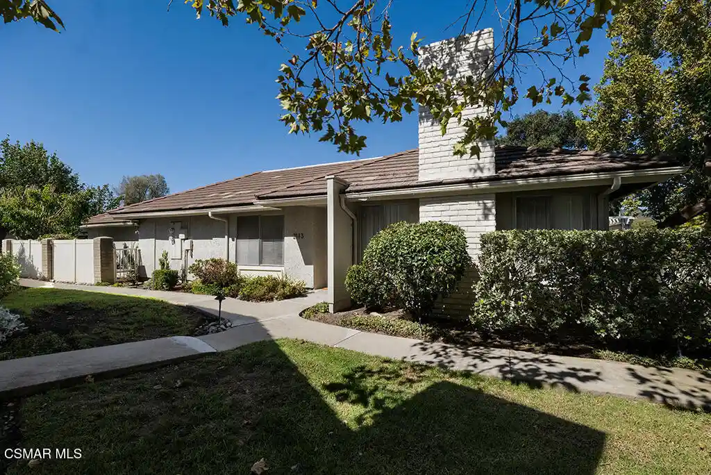 Townhouse for sale at 2113 Portola Ln, Westlake Village, CA 91361 | MLS# 226004863