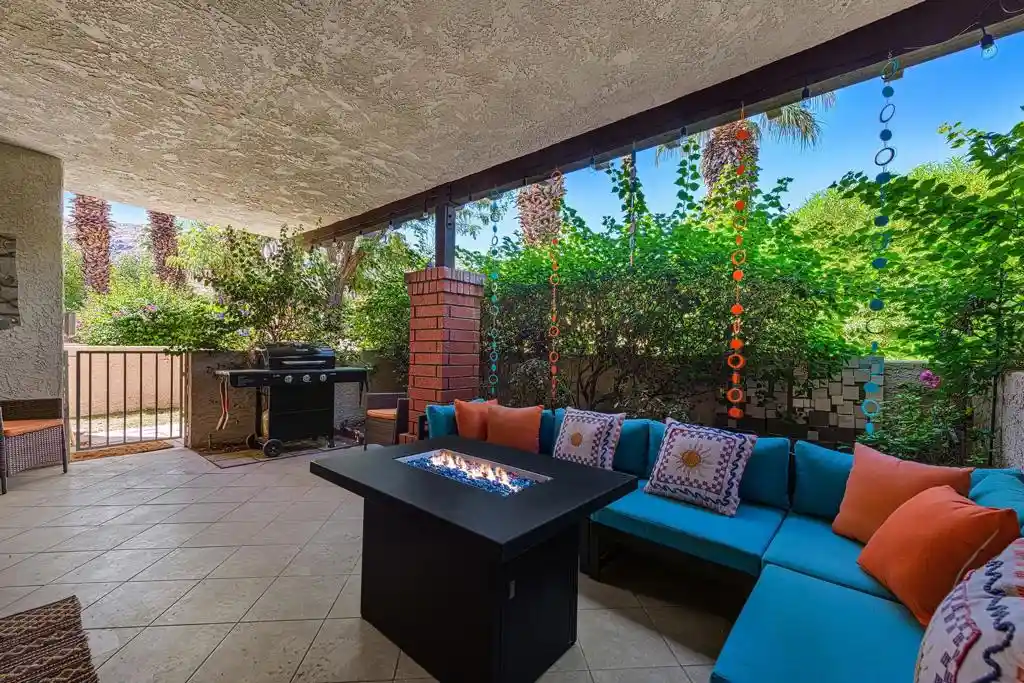 Listing Photo 1 - Condo for sale in 2345 S Cherokee Wy located at 2345 S Cherokee Wy, Palm Springs, CA 92264 - Unit #148