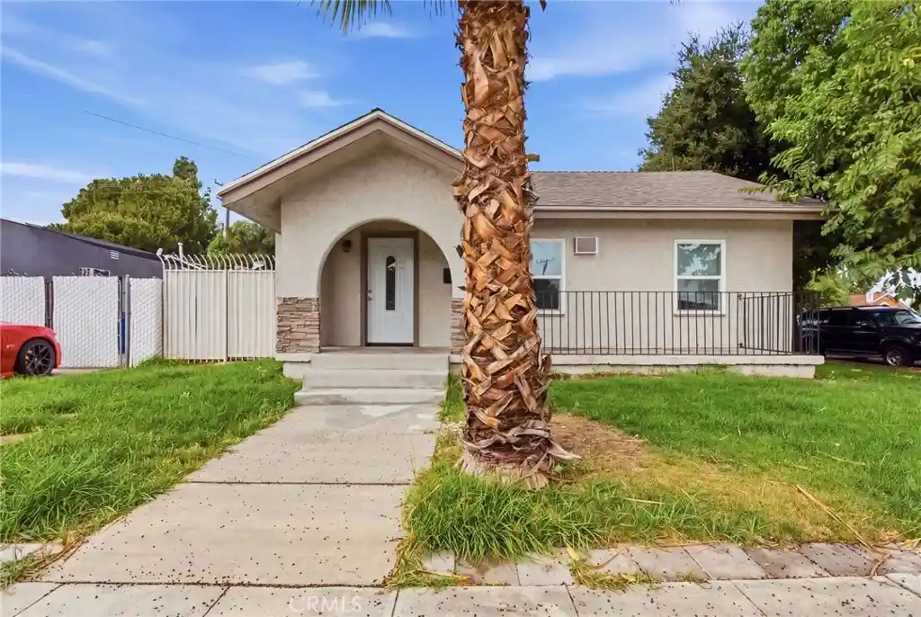Single family home for sale at 891 East 6th, Pomona, CA 91766 | MLS# HD26222024