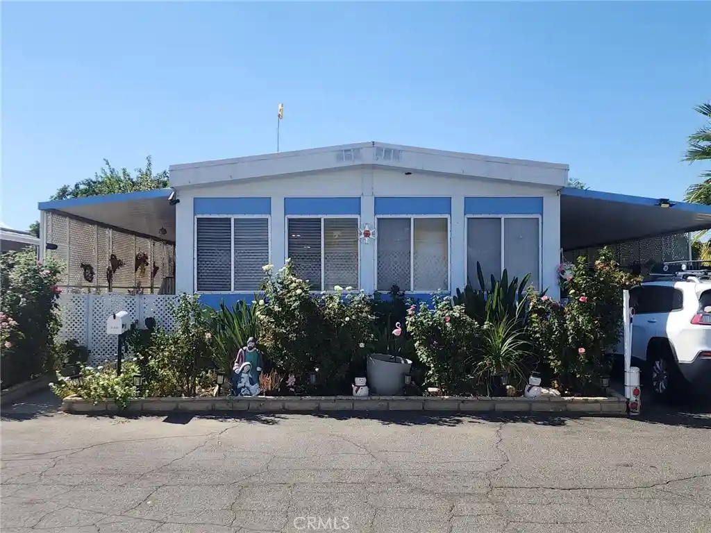 Photo 1 of Manufactured home for sale at 881 N Lake St #220, Hemet, CA 92544 | MLS# SW26221384 | Listing updated on 2026-10-14