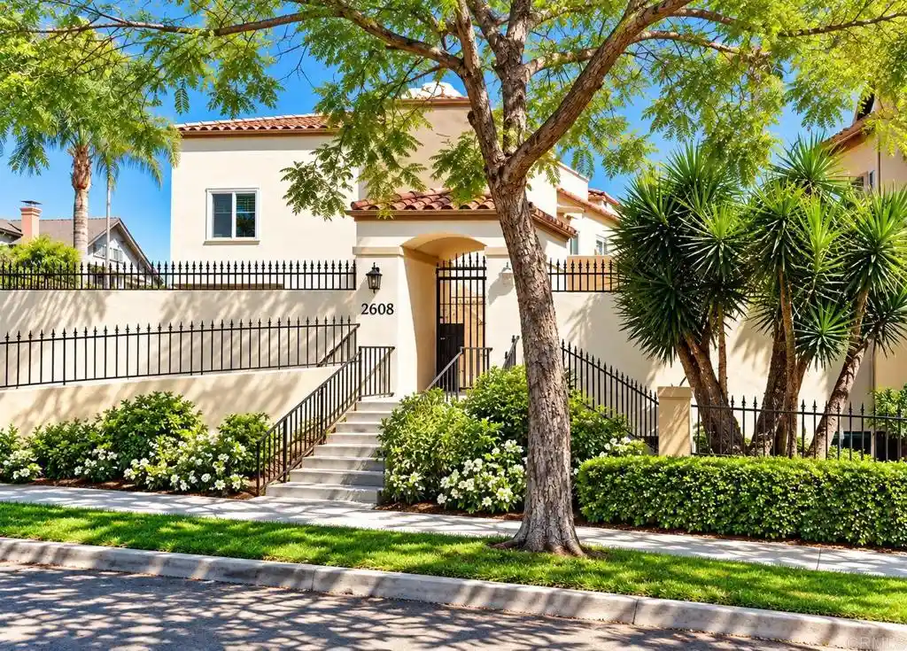 Listing Photo 1 - Condo for sale in 2608 Broadway located at 2608 Broadway, San Diego, CA 92102 - Unit 2608 Broadway