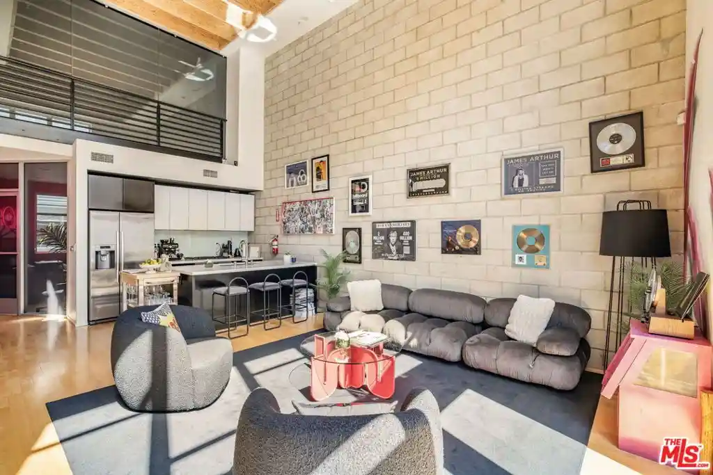 Condo for sale at 3450 Cahuenga Blvd #604, Los Angeles, CA 90068 | MLS# 26993547
