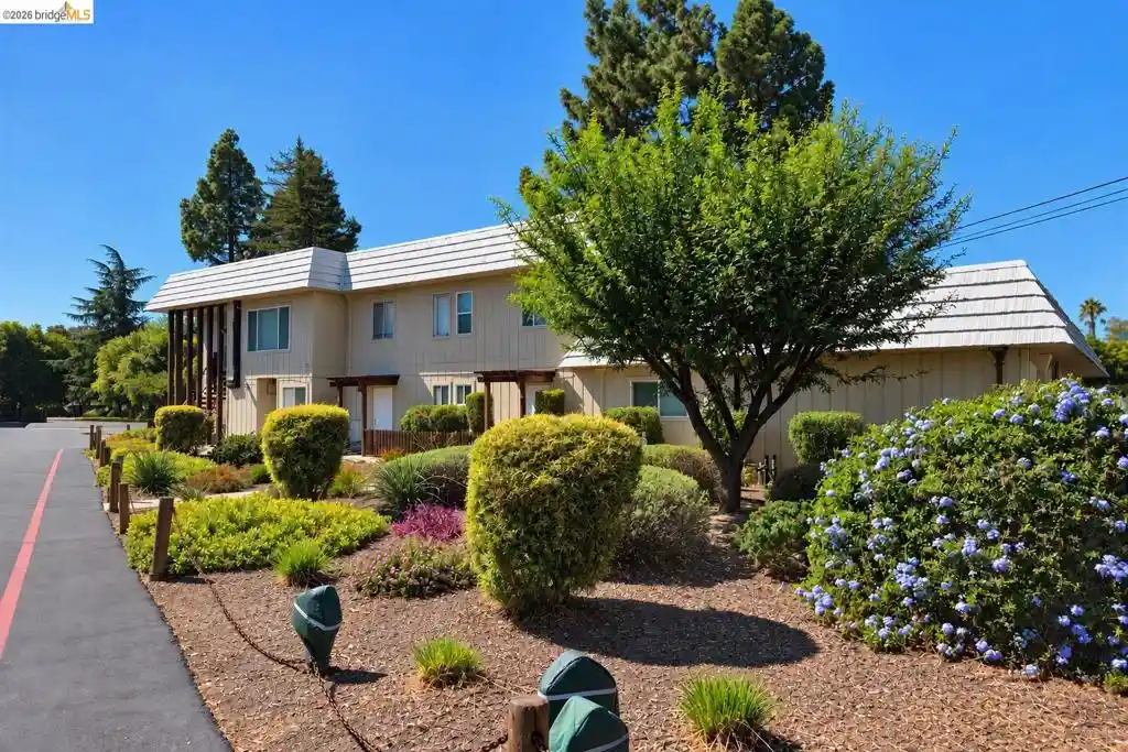 Listing Photo 1 - Condo for sale in 2011 Sierra Rd located at 2011 Sierra Rd, Concord, CA 94518 - Unit 2011 Sierra Rd