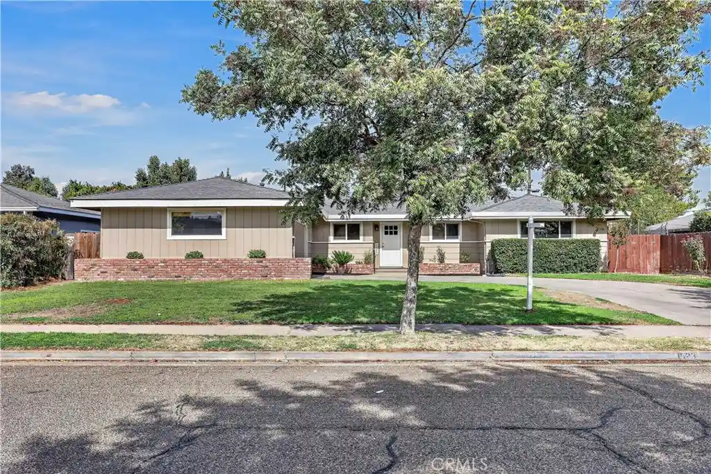 Photo 1 of Single family home for sale at 1523 Tamarack Ave, Atwater, CA 95301 | MLS# MC26221738 | Listing updated on 2026-10-24