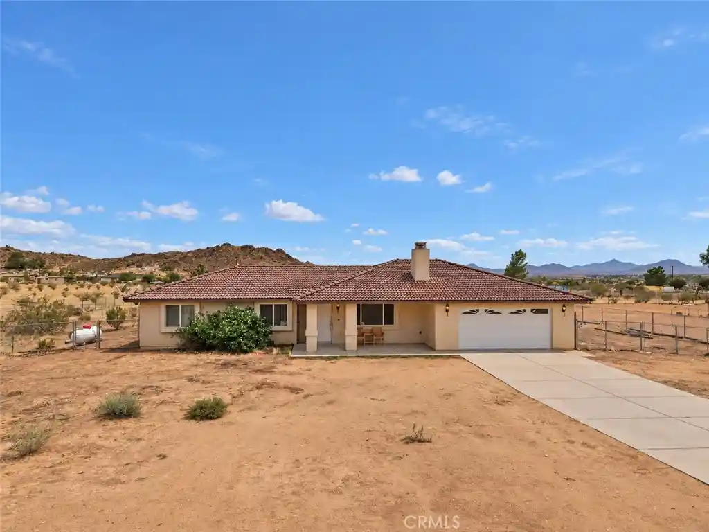 Photo 1 of Single family home for sale at 14720 Desert Star Rd, Apple Valley, CA 92307 | MLS# CV26220933 | Listing updated on 2026-10-25