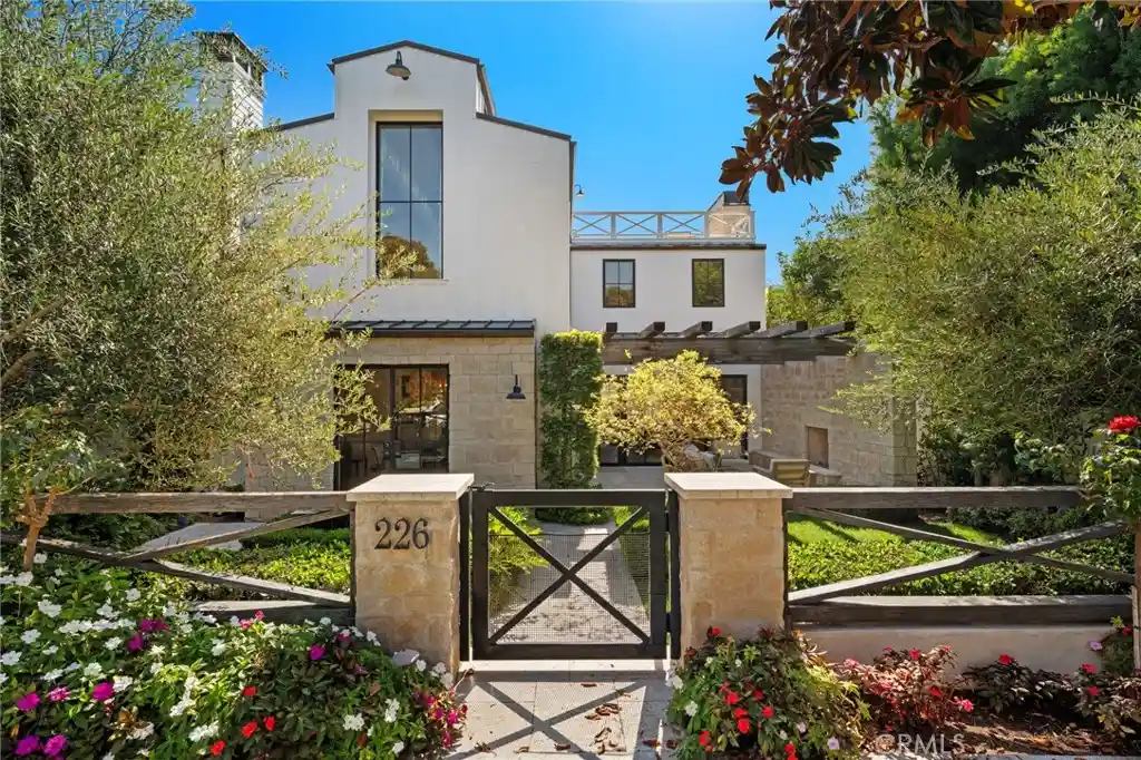 Photo 1 of Single family home for sale at 226 Poinsettia Ave, Corona Del Mar, CA 92625 | MLS# NP26218587 | Listing updated on 2026-10-28